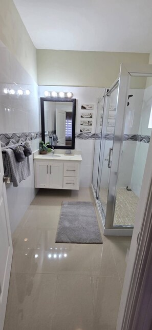 House, 3 Bedrooms, Patio | Bathroom