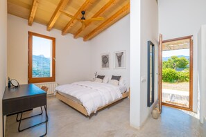 3 chambres, fer et planche à repasser, Wi-Fi gratuit, draps fournis