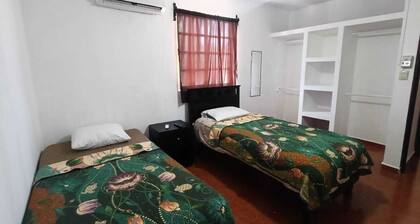 Casa Villegas B céntrica en Linares - WiFi 100MB y asador