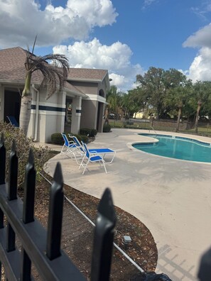 Pool - Fabulous 3-bedroom townhome with AC in sunny Orlando (Orlando)