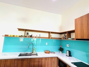 Private kitchen - Big Promo - New 2-bedroom house near Rice Field in charming Hoi An (Đà Nẵng)