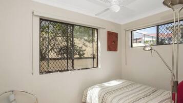 House, 2 Bedrooms, Balcony