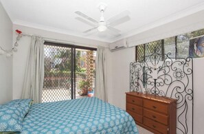 House, 2 Bedrooms, Balcony - Burleigh Coastal Haven - Kingston 4 (Burleigh Heads)