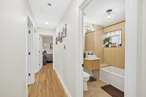 Shower, hair dryer, towels, soap - Spacious 5-bedroom house in charming Chicago on a quiet secluded block. (Chicago)