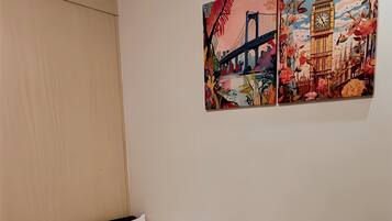 Bloc d'apartaments estàndard, vistes a la ciutat