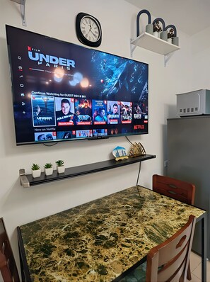 Condo, City View | Dining - Comfystay Manila (Pasay City)