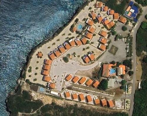 Kas di Veale - beautiful ground floor unit just steps from the ocean.