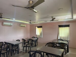 Deluxe Double Room | Dining - Hotel South Avenue (Tirunelveli)