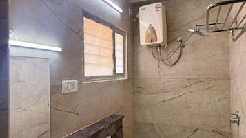 Deluxe Double Room | Bathroom