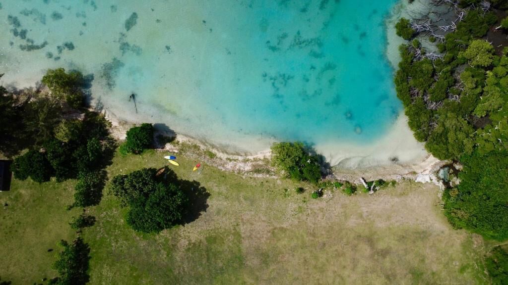 Pantai persendirian, pasir putih 