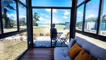 Family Suite, Non Smoking, Bay View | Living area