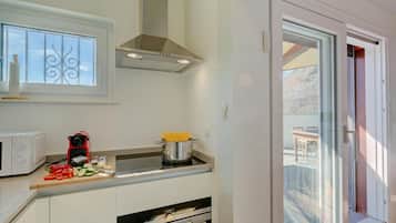 Family House, 2 Bedrooms, Fireplace, Mountainside (La Cà Da Brè) | Private kitchen