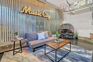 Living area - Elvis's Luxury Rooftop Oasis 4BR  + Skyline Views – Minutes to Broadway (Nashville)