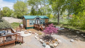 Familie huisje | Buiten dineren