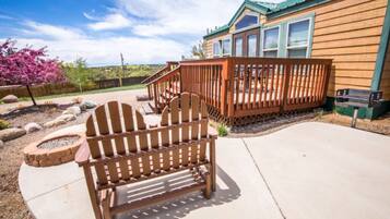 Family Cabin | Terrace/patio