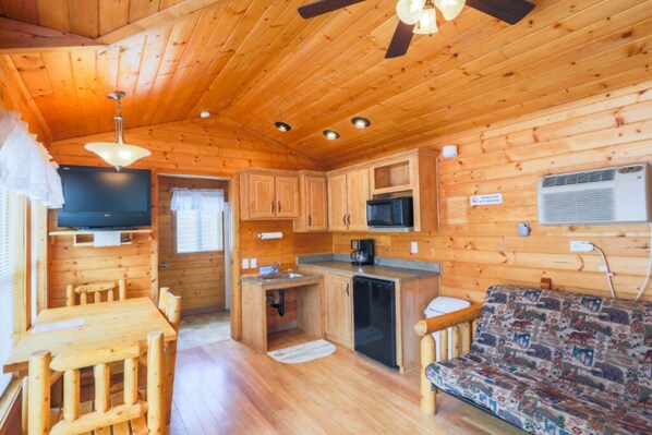 Family Cabin | Breakfast area