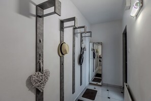 Family Apartment, Multiple Bedrooms, Refrigerator & Microwave (Káli Retreat Fitness and Relax 1) | Interior