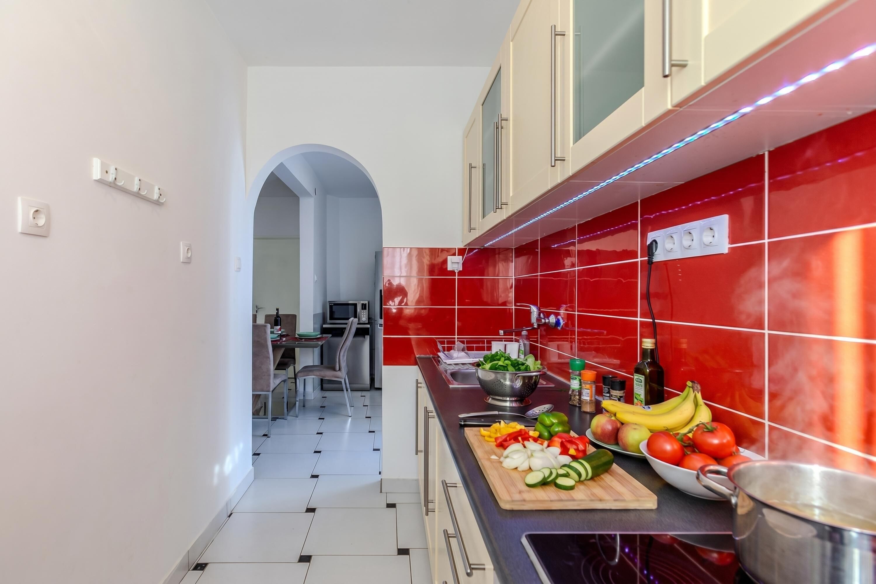 Family Apartment, Multiple Bedrooms, Refrigerator & Microwave (Káli Retreat Fitness and Relax 1) | Private kitchen | Fridge, microwave, oven, stovetop