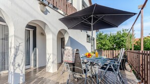 Departamento familiar, 2 habitaciones (Káli Retreat Fitness and Relax 1 2BR) | Restaurante al aire libre