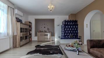 شقة عائلية - عدة غرف نوم - ثلاجة وميكروويف (Káli Retreat Fitness and Relax 1) | منطقة المعيشة