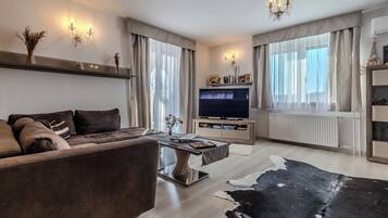 شقة عائلية - عدة غرف نوم - ثلاجة وميكروويف (Káli Retreat Fitness and Relax 1) | منطقة المعيشة