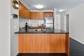 Apartemen Standar, 3 kamar tidur, balkon | Dapur pribadi | Mesin espresso, mesin pembuat kopi/teh, dan ketel listrik