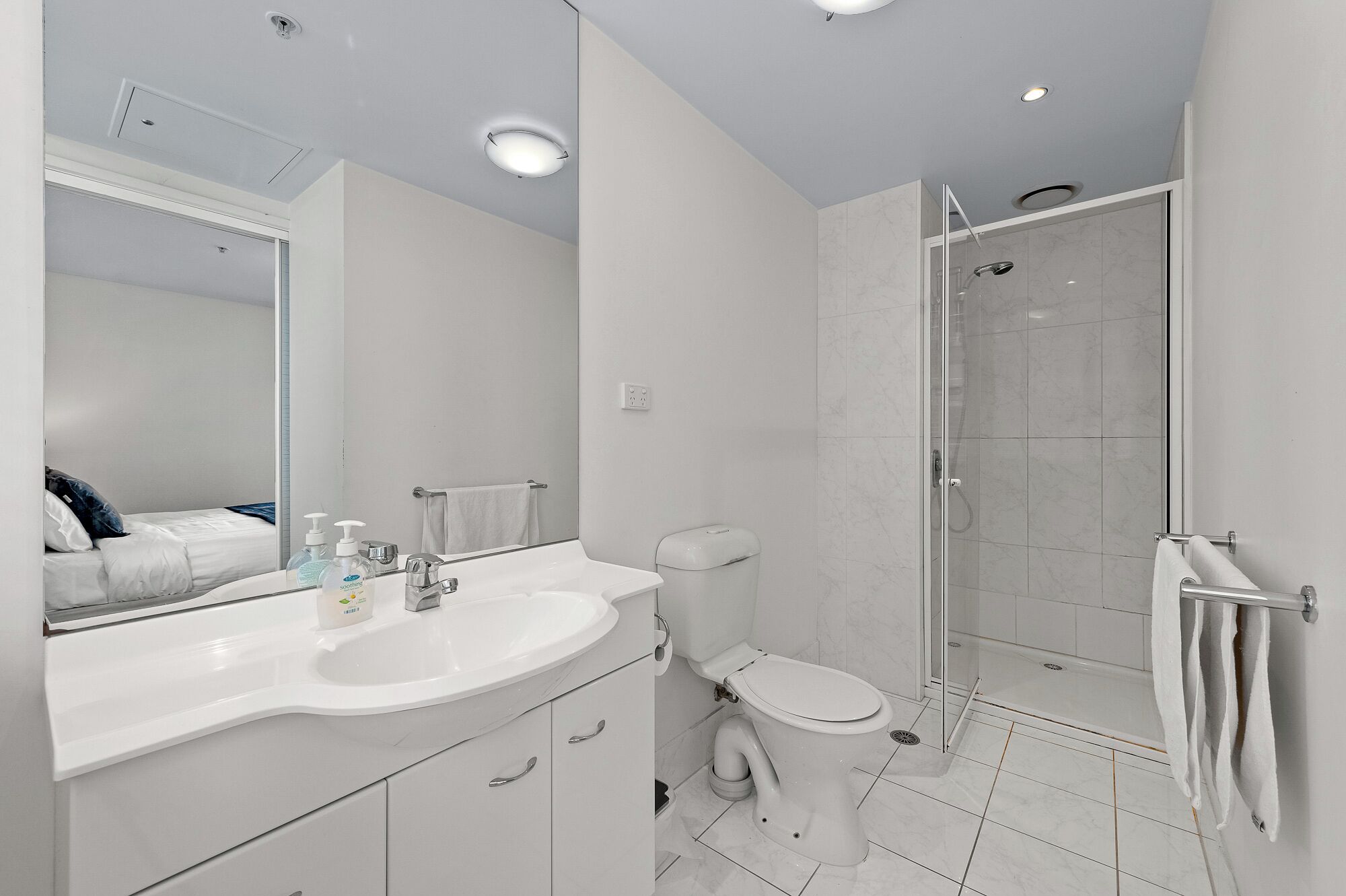 Standard Apartment, 3 Bedrooms, Balcony | Bathroom