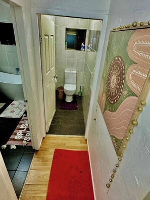 Shared Dormitory, 2 Bedrooms, Smoking, Patio | Bilik Mandi