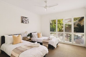Room - Coastal Retreat – Spacious 4BR Walk to Beach (Cottesloe)
