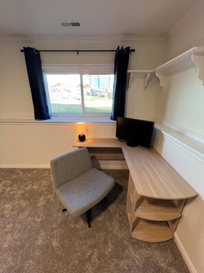 Interior - 5 minutes to trail heads! Spacious 3BR + Full Kitchen Apartment on Mountain Side (Pleasant Grove)