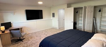 5 minutes to trail heads! Spacious 3BR + Full Kitchen Apartment on Mountain Side