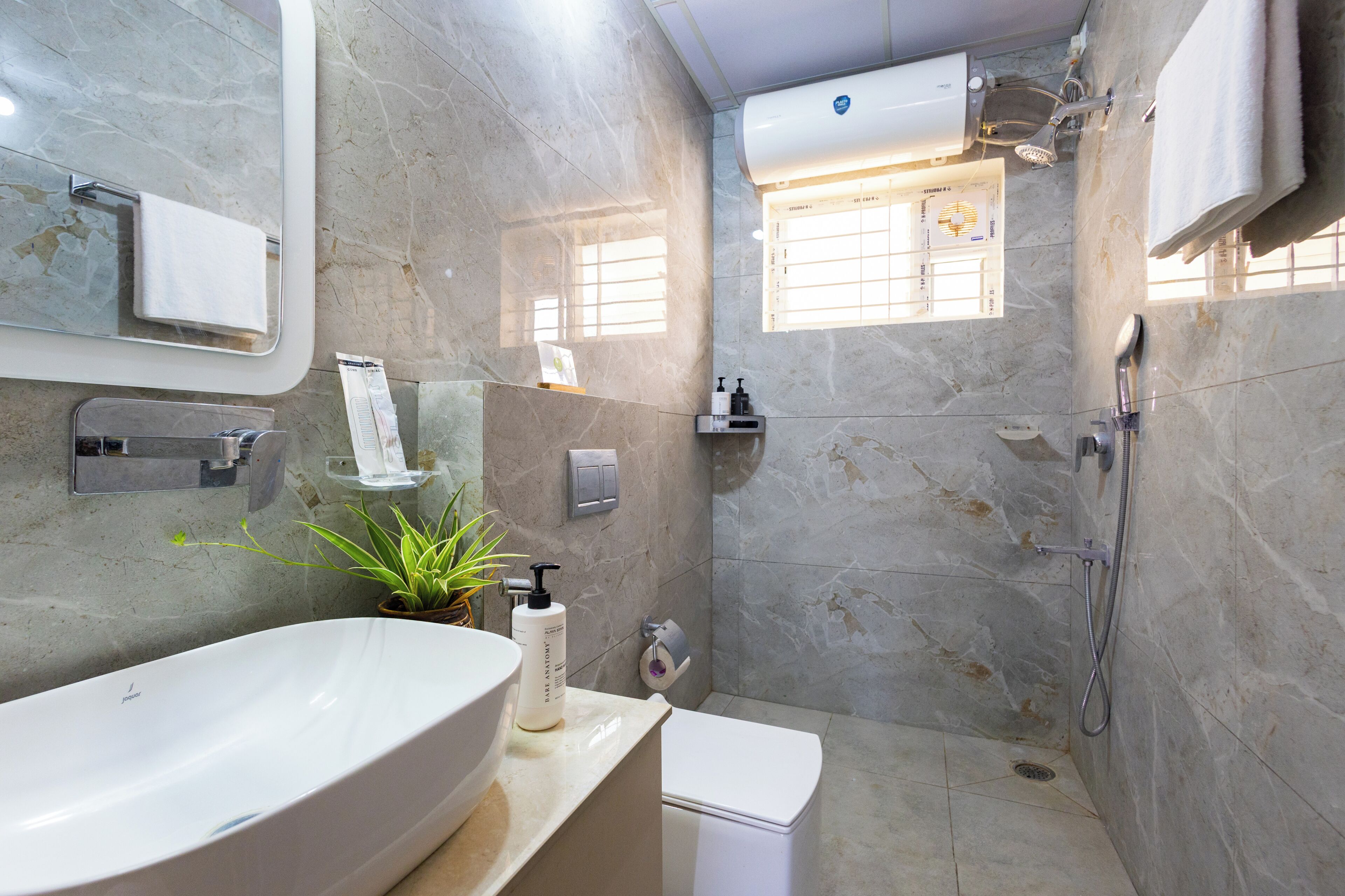 Classic Apartment | Bathroom