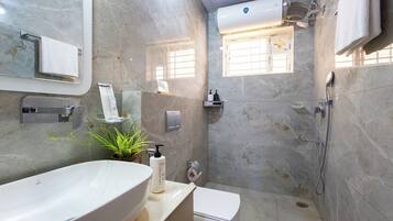 Classic Apartment | Bathroom