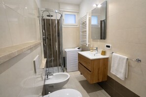 Shower, hair dryer - Cristallo Bilo 1 al Cavo (Rio Marina)