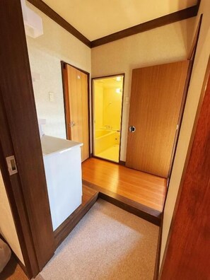 Quarto triplo família, vista para a montanha | Parte interna