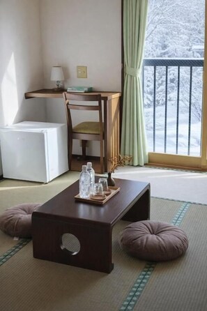 Economy Double Room, Mountain View | Interior