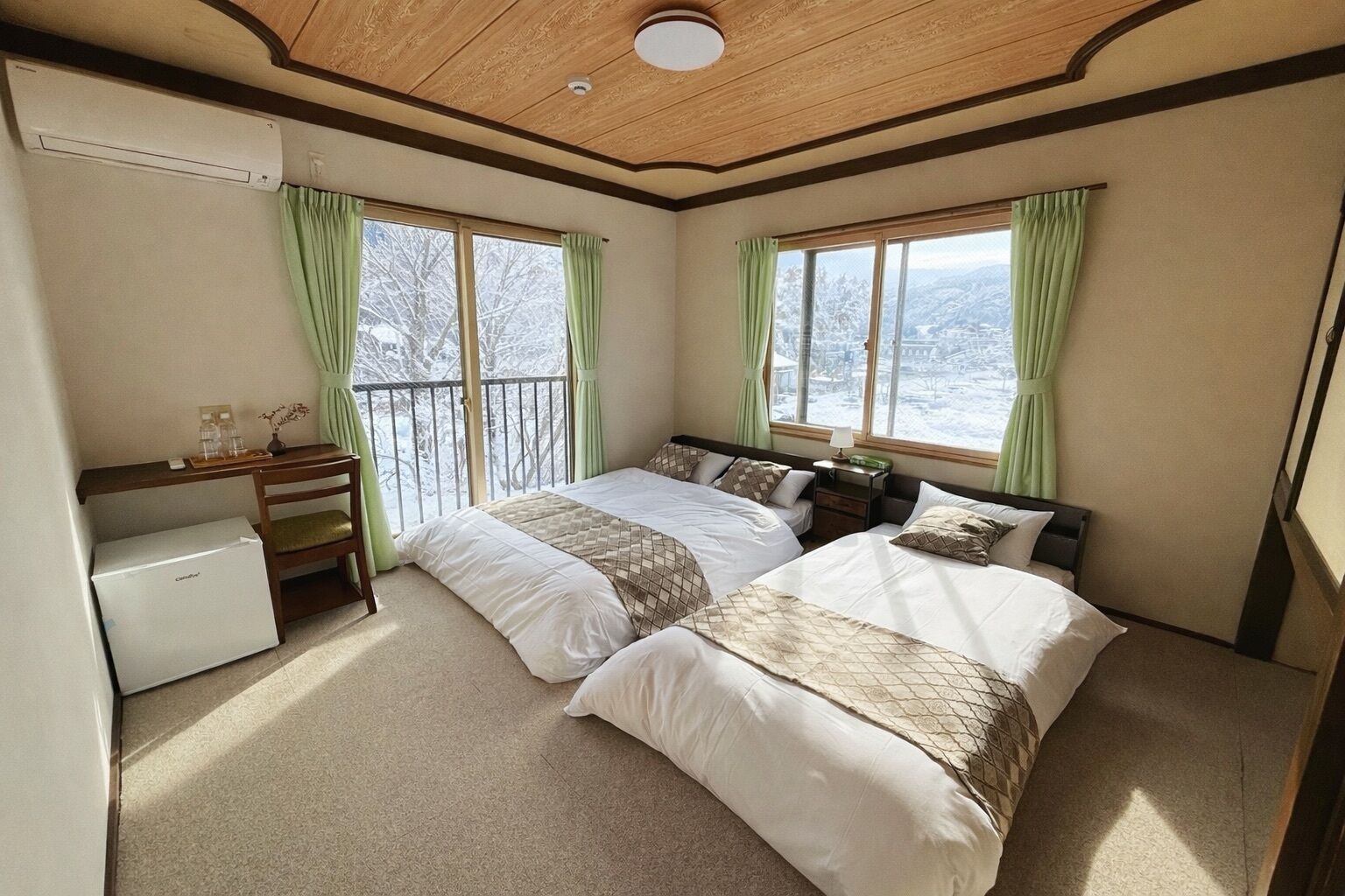 Classic Triple Room, Mountain View | Blackout drapes, free WiFi