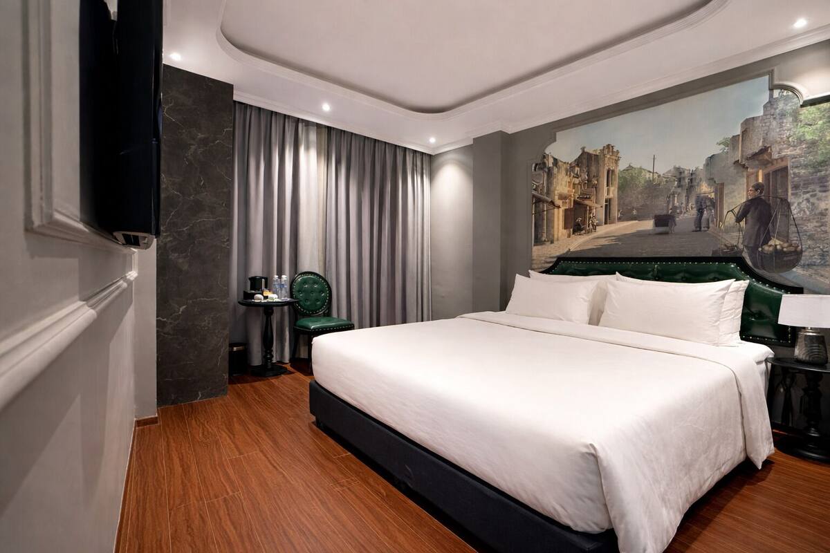 Junior Room, Balcony, City View