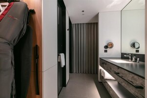 Superior Single Room, Mountain View | Bathroom