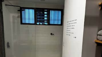 Apartment, 1 Bedroom, Patio | Bathroom