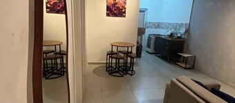 Apartamento 65m2 - confortável, estiloso pet friendly, fácil acesso a comércios