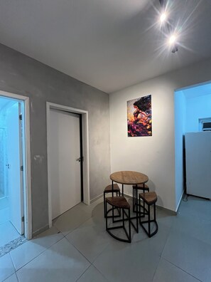 Dining - Apartment 65m2 - comfortable, stylish, pet friendly, easy access to shops. (São Paulo)
