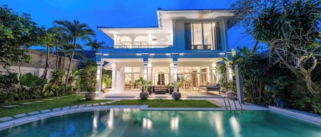 Deluxe Villa, Garden View | Pool | Outdoor pool