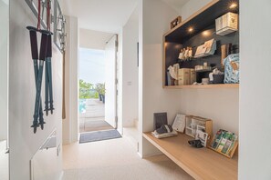 Familienvilla, Mehrere Schlafzimmer, Bergseite (Alma Vista Luxury Villa) | Innenbereich