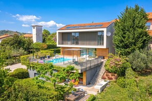 Biệt thự dành cho gia đình, nhiều phòng ngủ, cạnh núi (Alma Vista Luxury Villa) | Ngoại thất