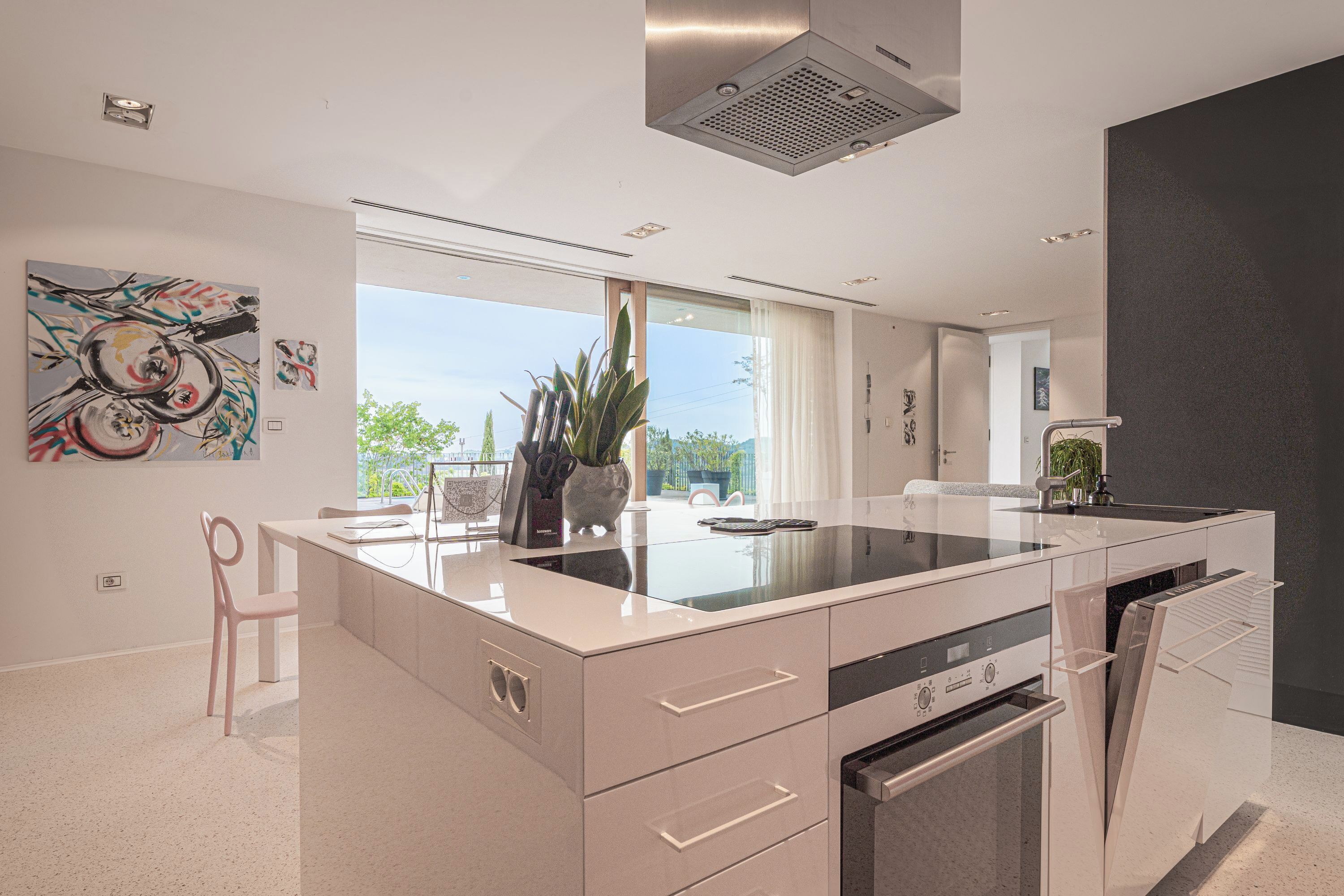家庭别墅, 多间卧室, 山腰 (Alma Vista Luxury Villa) | 私人厨房 | 冰箱、微波炉、烤箱、炉灶