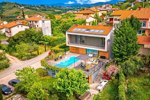 Familienvilla, 2 Schlafzimmer, Balkon, Bergseite (Alma Vista Villa in Goriška Brda –) | Aussenbereich