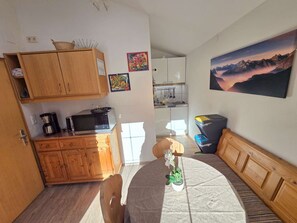Interior - Ferienwohnungen Luttinger am Mühlbach – Bright Apartment with Mountain Panorama (Bichlbach)