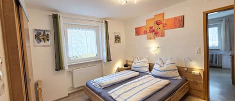 2 bedrooms, bed sheets