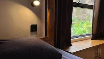 Shared Dormitory, Non Smoking